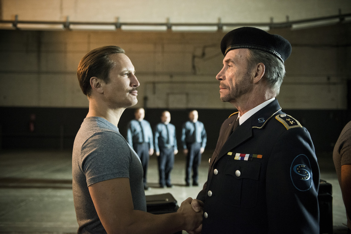 Singuratatea unui asasin inainte sa traga