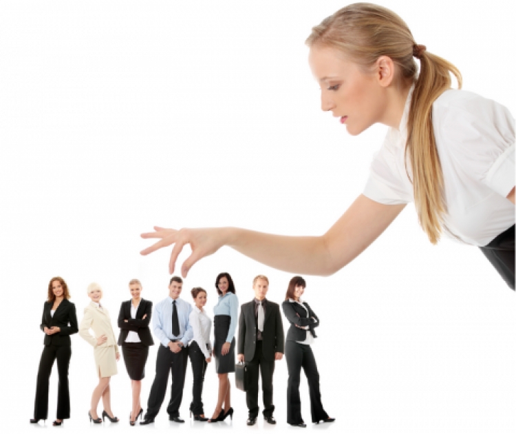 5 recrutori de top isi dezvaluie intrebarile preferate de la interviul de angajare