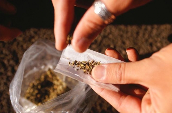 Canabisul este cel mai consumat drog in universitatile din Cluj