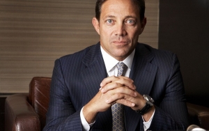 Lupul de pe Wall Street - Jordan Belfort vine in Romania pe 18 noiembrie. Obtine acum o reducere de 150 euro folosind codul "Campuscluj"