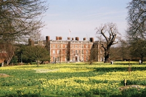 Middlesex University isi deschide portile studentilor romani si in 2014