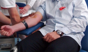 Studentii pot dona sange pentru decanul FSEGA - Dumitru Matis