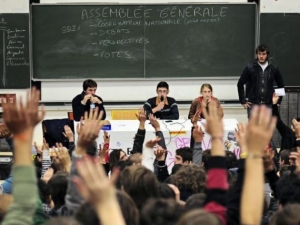 Guvernul francez ofera burse de studiu pentru masteranzi si doctoranzi