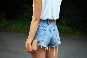 Care a fost prima pereche de blugi din lume?